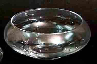 GL7814 - 8" Glass Lotus Bowl - 10.90 ea, 10.50/6