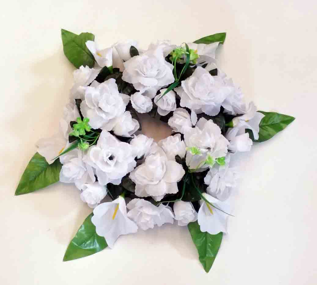 1716 - 16" White Decorated Wreath - 19.95 ea