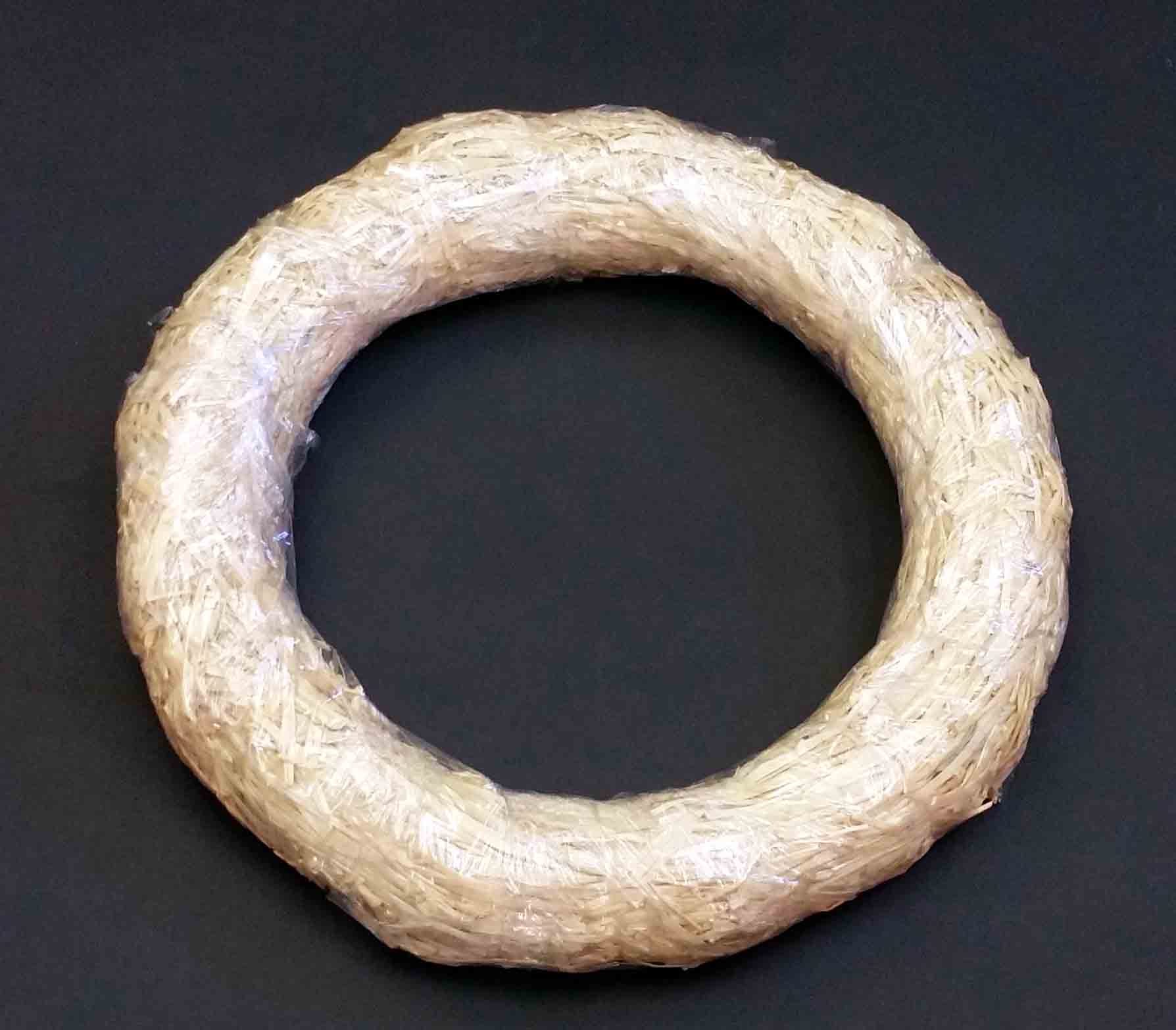 1615 - 16" Straw Wreath - 3.95 ea, 3.70/15