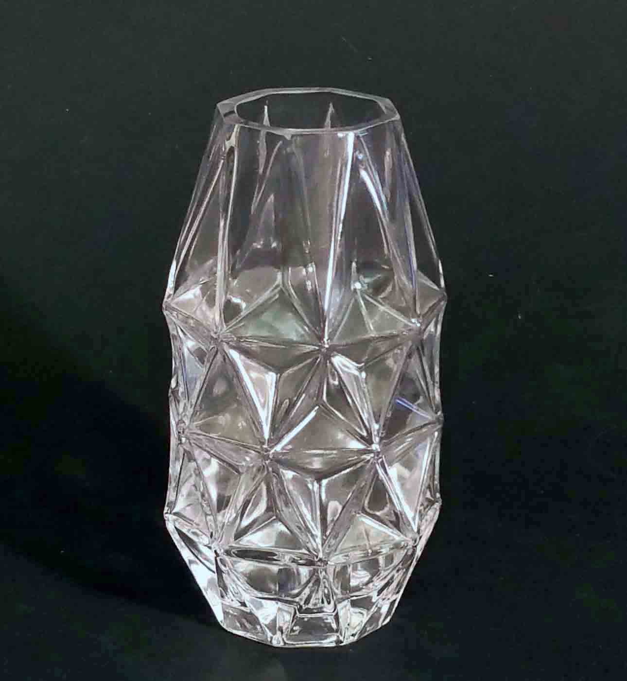 GL520 - 8" Diamond Pattern Vase - 3.95 ea