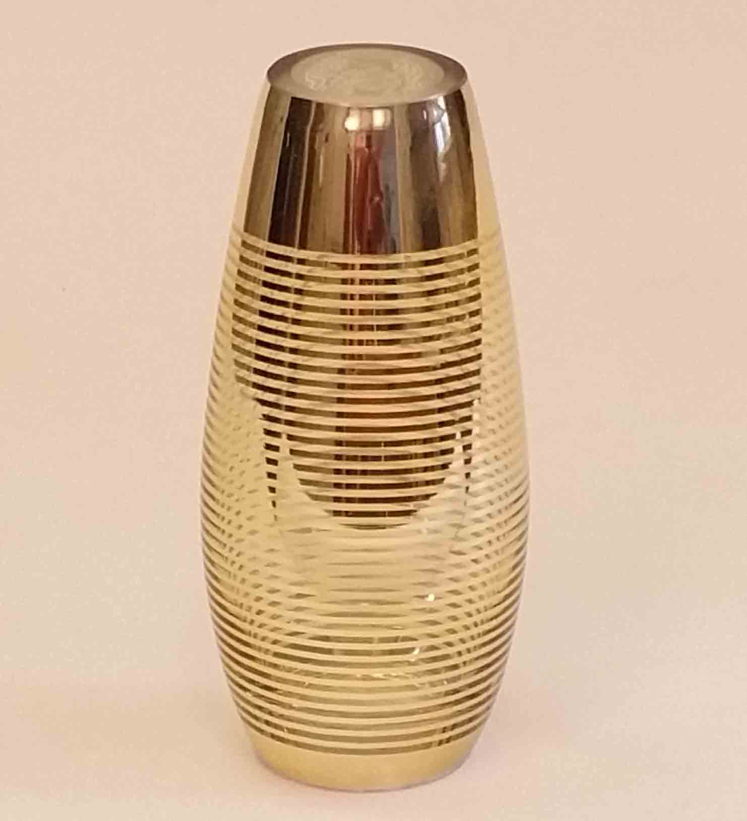 GC62 - 8" Gold Vase - 8.25 ea, 7.95/24