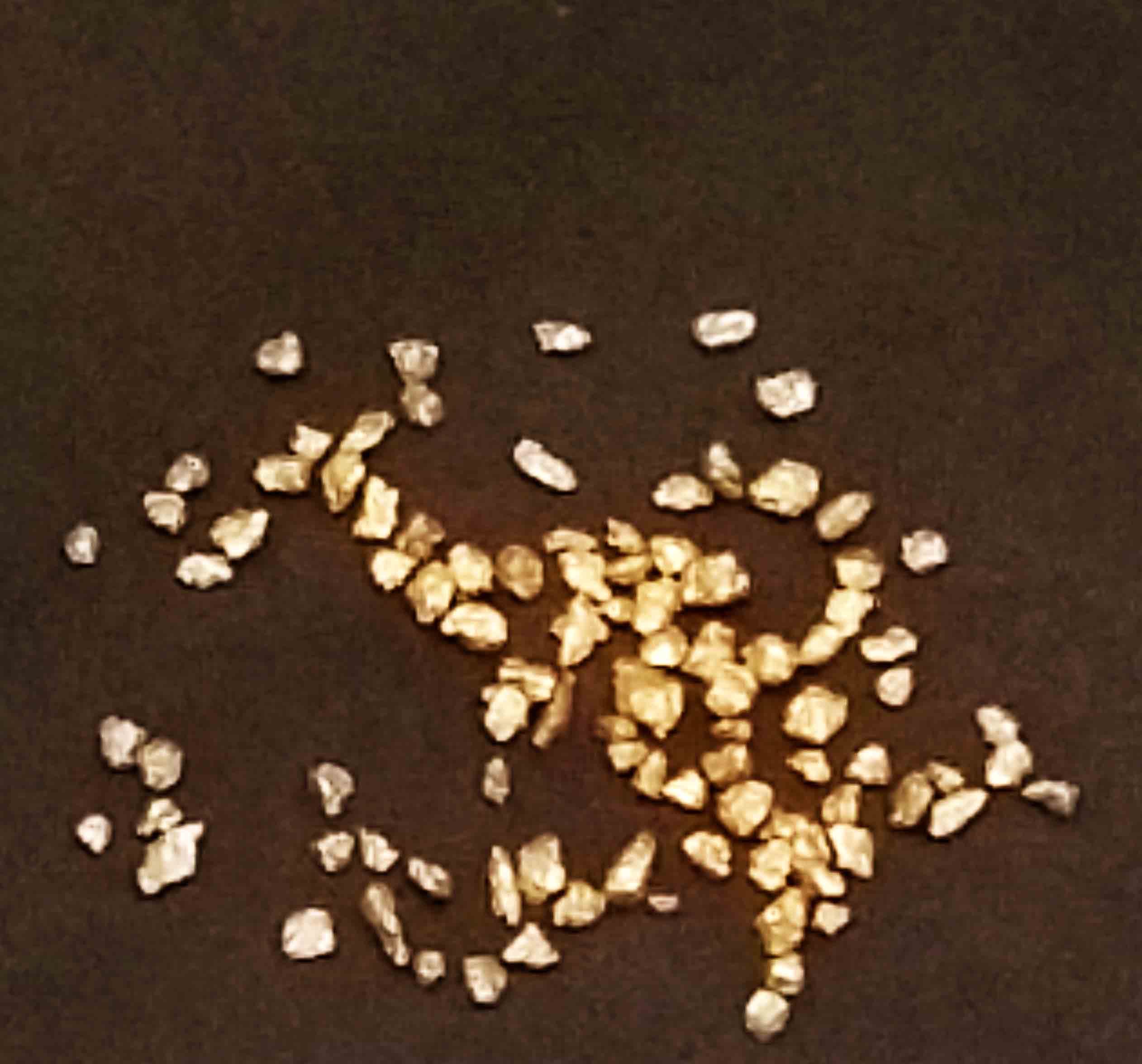 4864 - Dyed Gravel - Gold - 2.35 bag, 2.15/10