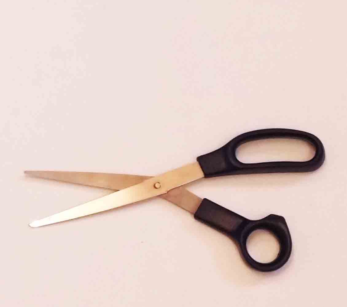 2800 - 8.5" Ribbon Scissors - 4.25 ea