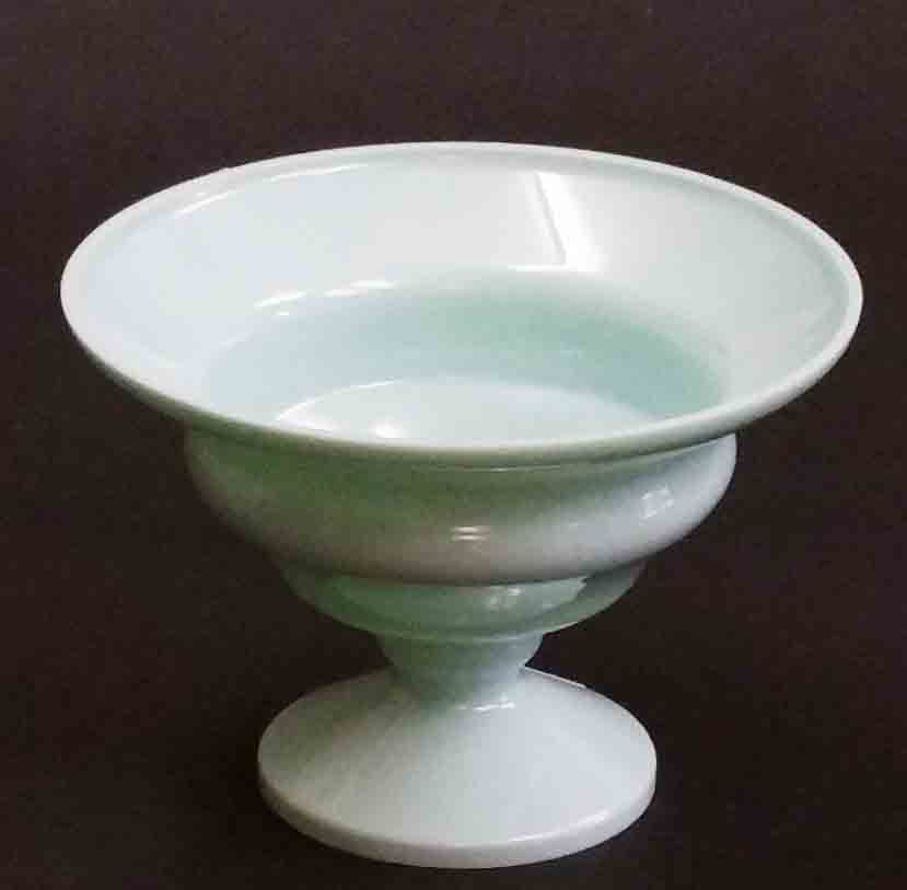 1371 - 7.25" Iliad Pedestal Bowl - 4.25 ea, 4.00/24