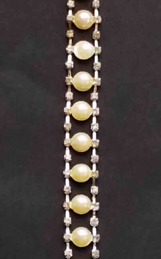 WA2705 - 6' Pearl Rhinestone Garland - 9.95 ea