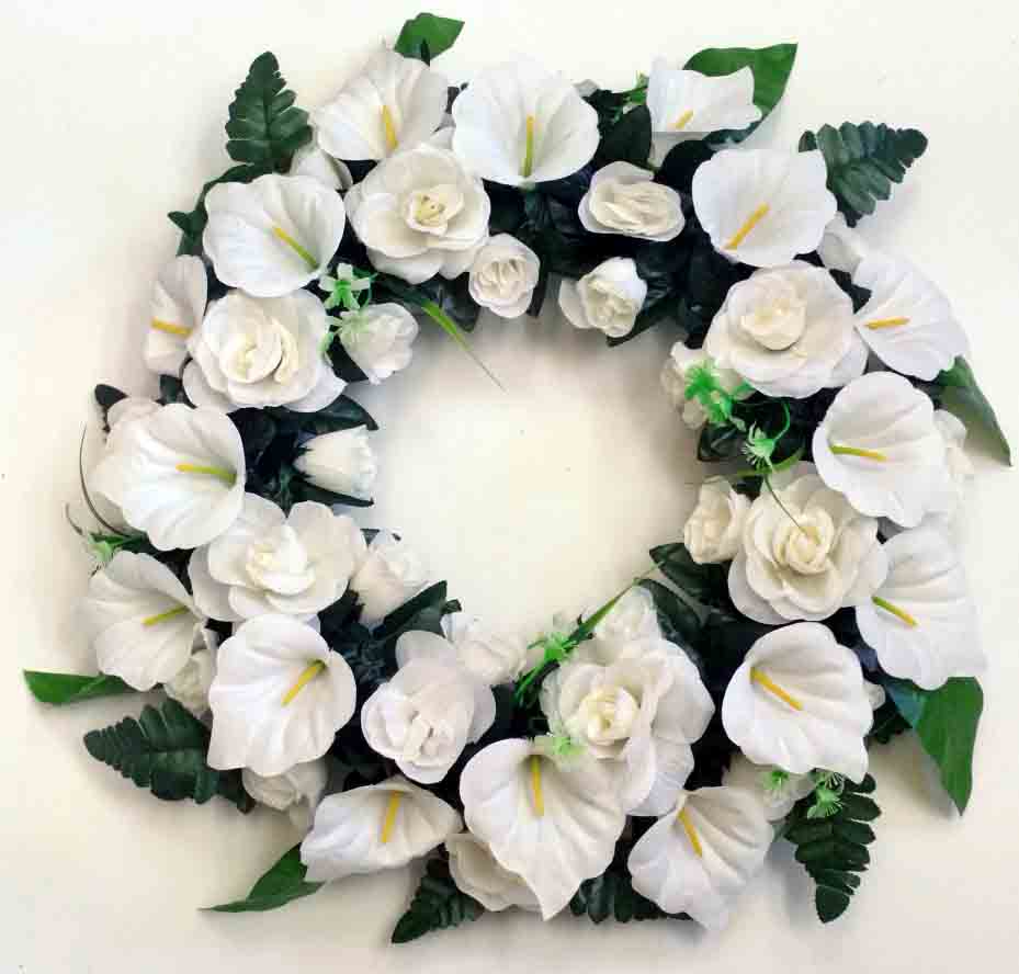 1889 - 22" Ivory/Cream Wreath - 39.95 ea