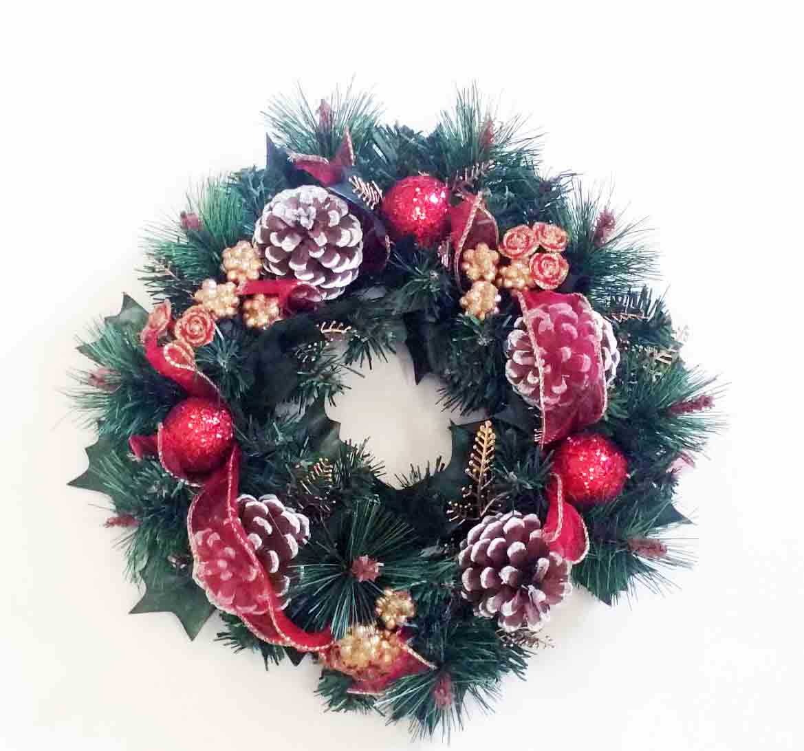 XW001 - 12" Decorated Wreath - 11.50 ea