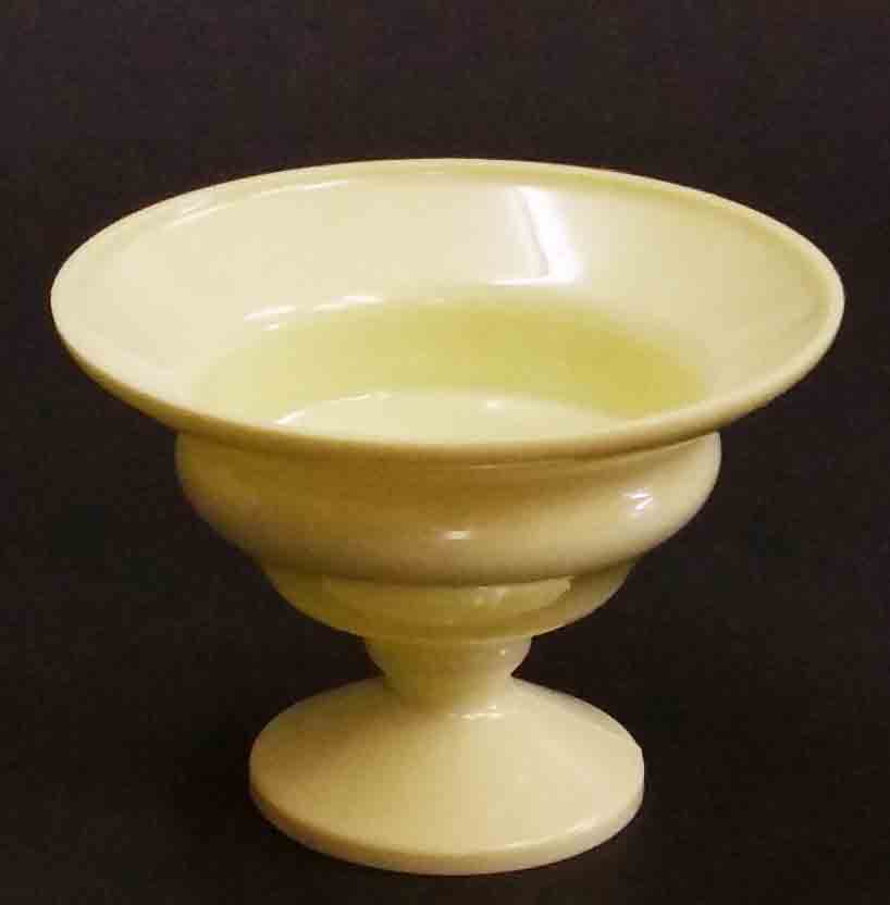 1371 - 7.25" Iliad Pedestal Bowl - 4.25 ea, 4.00/24