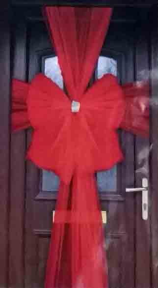 X114 - 19.5 x 20.5" Red Door Bow - 15.95 ea