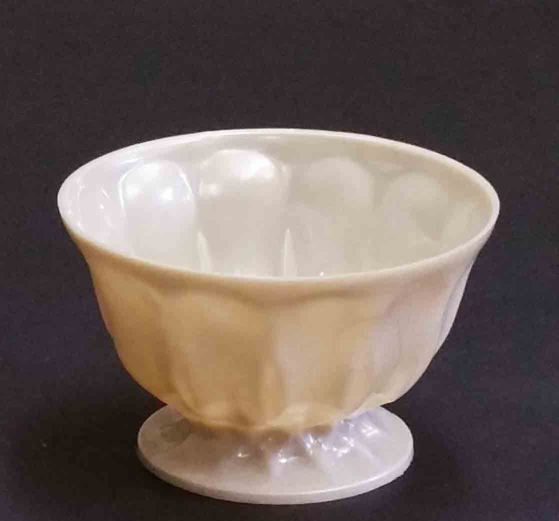 1360 - 5.75" Classic Pedestal Bowl - 2.35 ea, 1.95/48