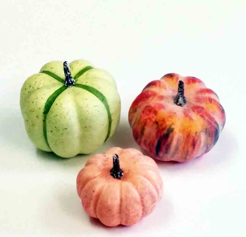 2378 - 2 to 3" Assorted Pumpkins - 14.95 bag of 18