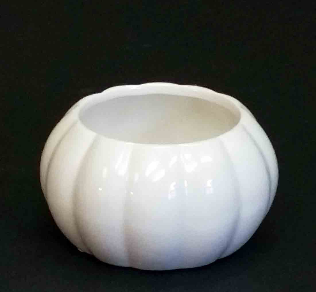 C7412 - 5" White Ceramic Pumpkin - 6.25 ea, 5.95/6