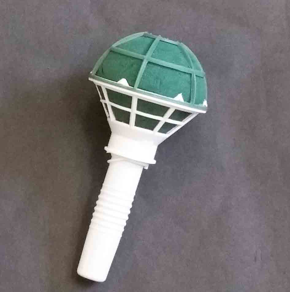 9466 - Bouquet Holder with Artesia Wet Foam - 6.25 ea, 5.75/6
