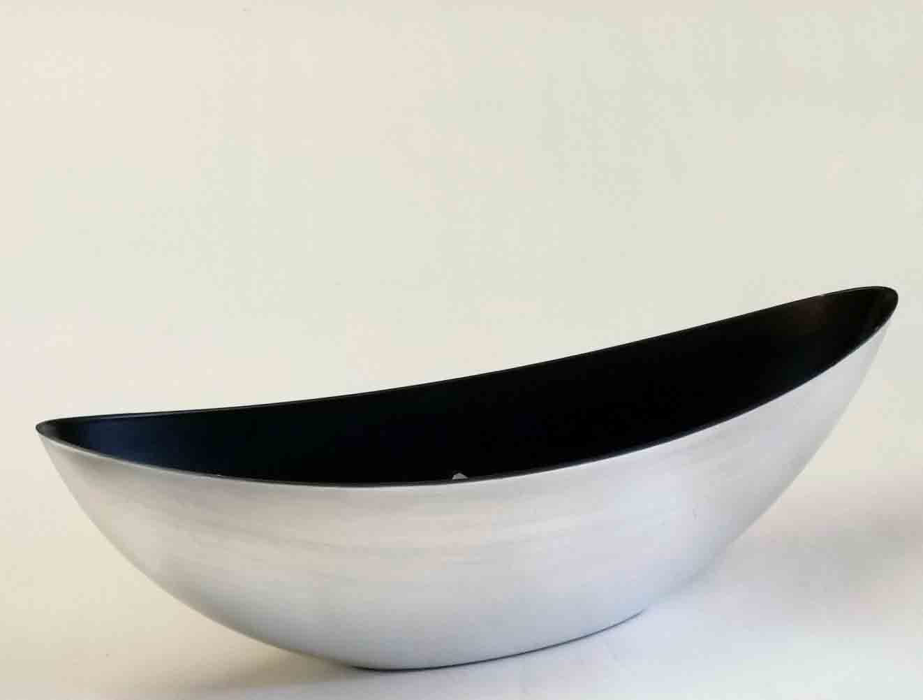 3413 - 22" Silver Oval Plastic Planter - 17.95 ea, 16.95/12